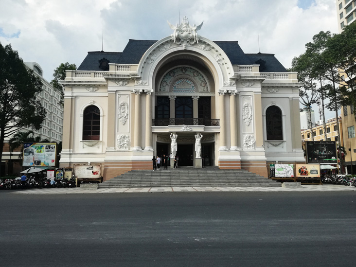 opera building in saigon, an amazing building