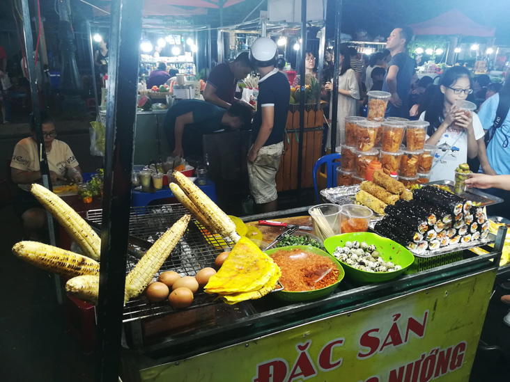 grill vegetables in night market da nang