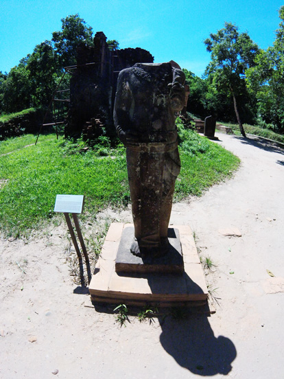 my son sculpture in vietnam