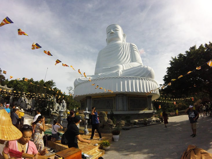 buda monument in ba na hills da nang