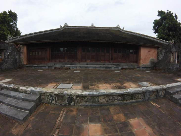 tu duc tomb building in hue