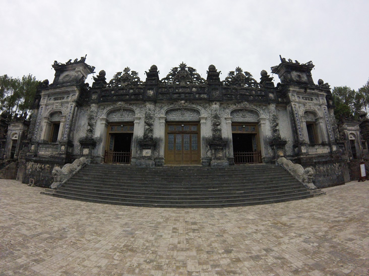 building of the tomb of the emperador Khai Dinh