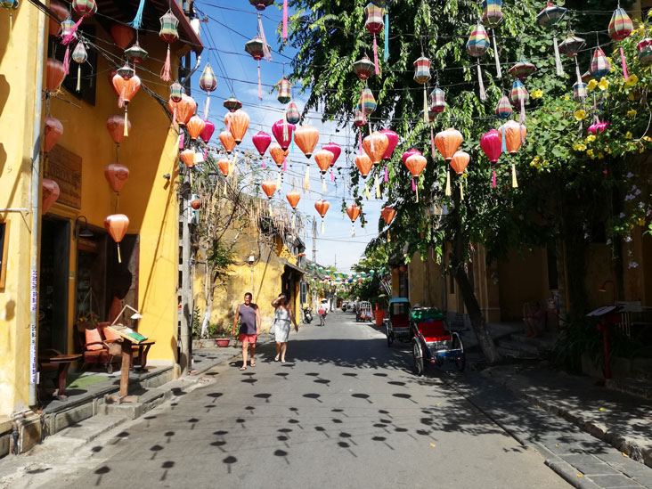 laterns on the streets in hoi an