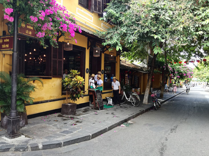 a beatiful restaurant in hoi an with flowers