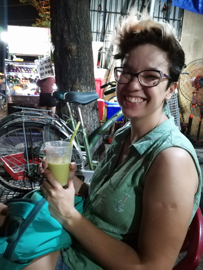 tasting smothies in hoi an