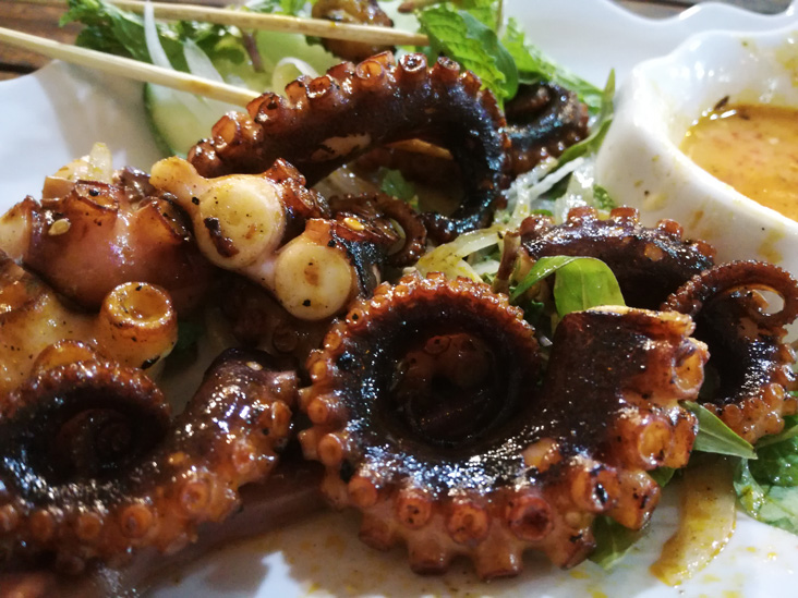 delicius octopus in a restaurant in hoi an