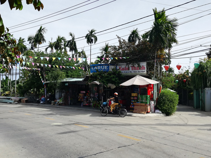 the island in front of hoi an is not a torusitc place