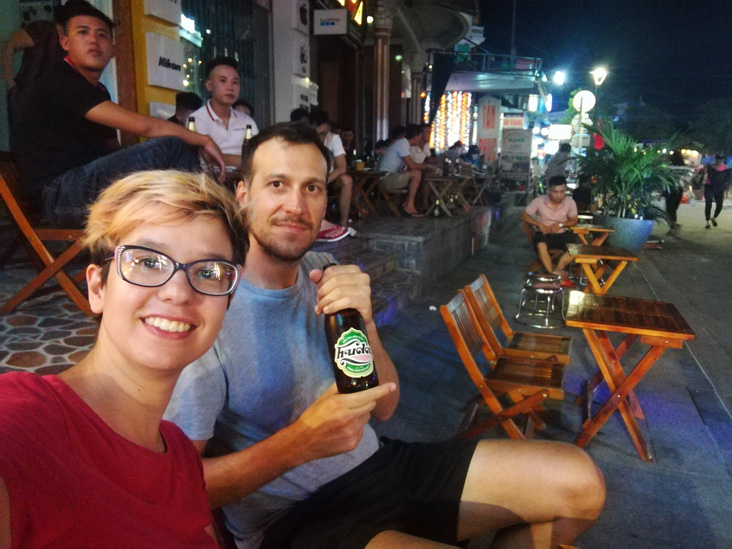 drinking some beers in hue during the night in a restaurant