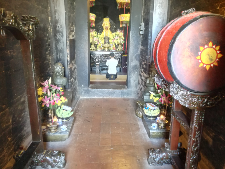 a temple inside of one of the towers of po nagar