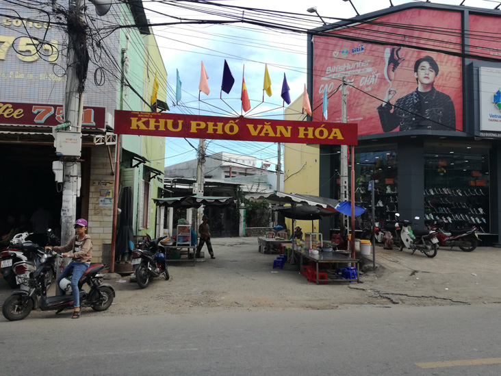 a sign of a street in po klong garai