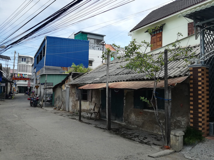 a house in po klong garai