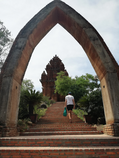 the gate and the stairs to acces to the cham towers in po klong garai